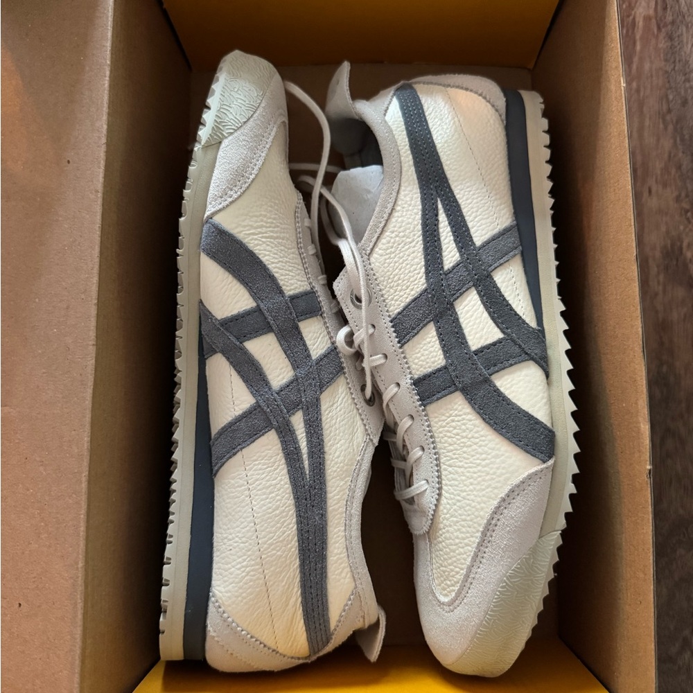 Onitsuka Tiger Mexico 66 - White and Navy - Men’s 6.5/Women’s 8